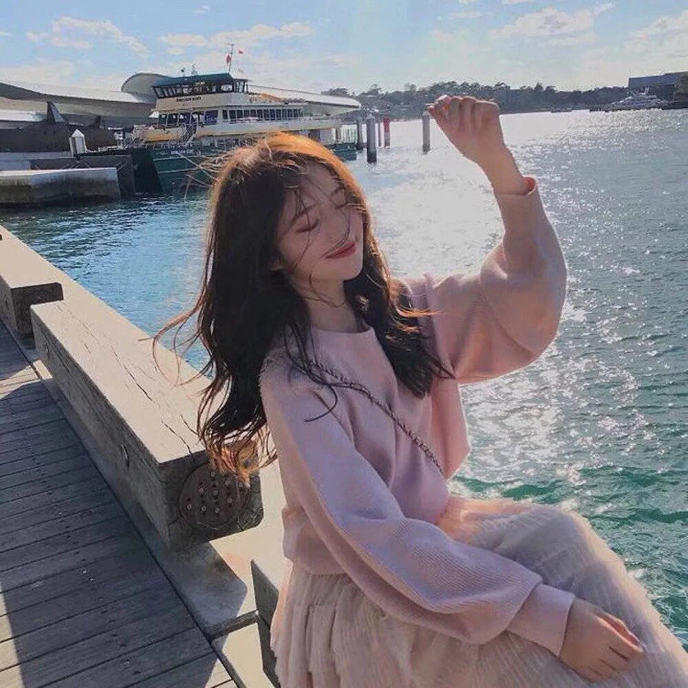 女猫 海报